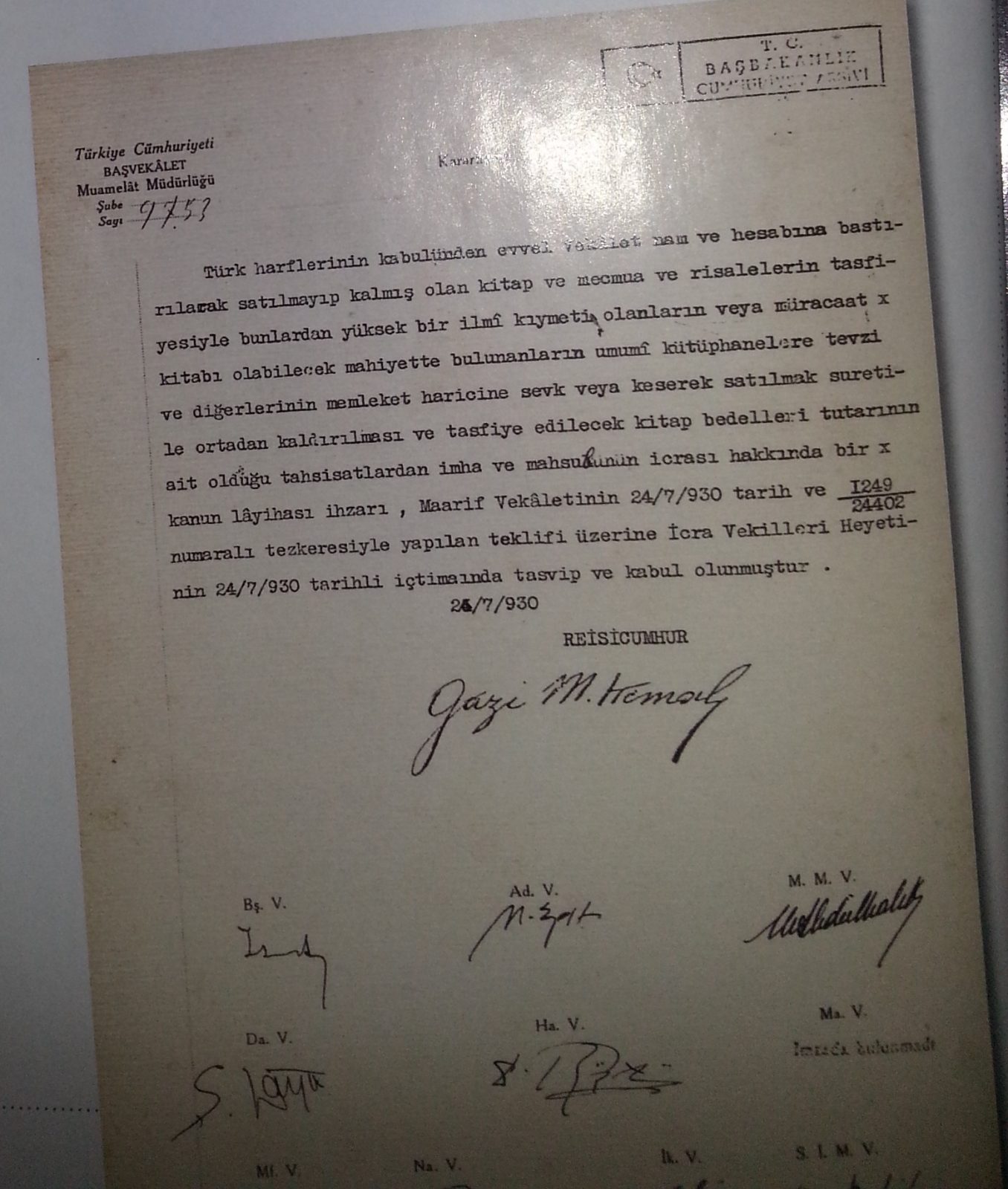 4 Atatürk Diyor Ki: "Osmanlıca Kitap, Dergi ve Risaleleri Yurt Dışına Satın"